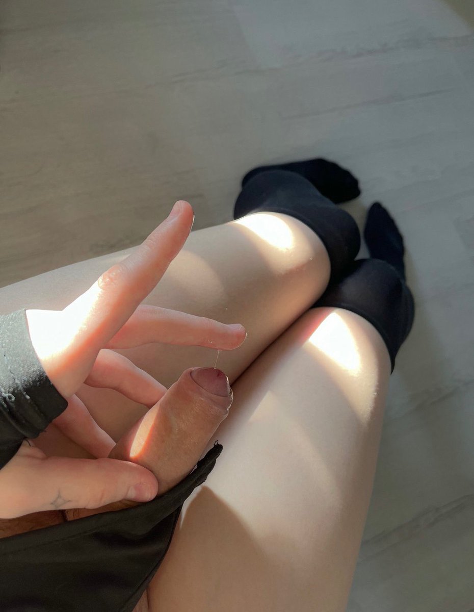 DeFluffernutter's tweet photo. Who is sucking?🤤 https://t.co/ujaEgmqWoJ