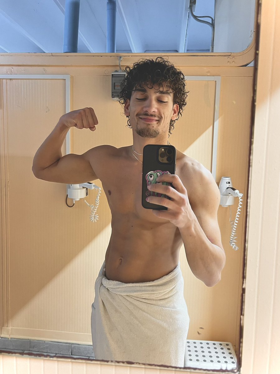 TurciFabio's tweet photo. GO SUB, IT’S FREE MONTH

https://t.co/XoIEEhwXUm 🩵🩵 #of #hotguys #ofmodels #ofmen #fitmotivation https://t.co/J9hmuJsfRr