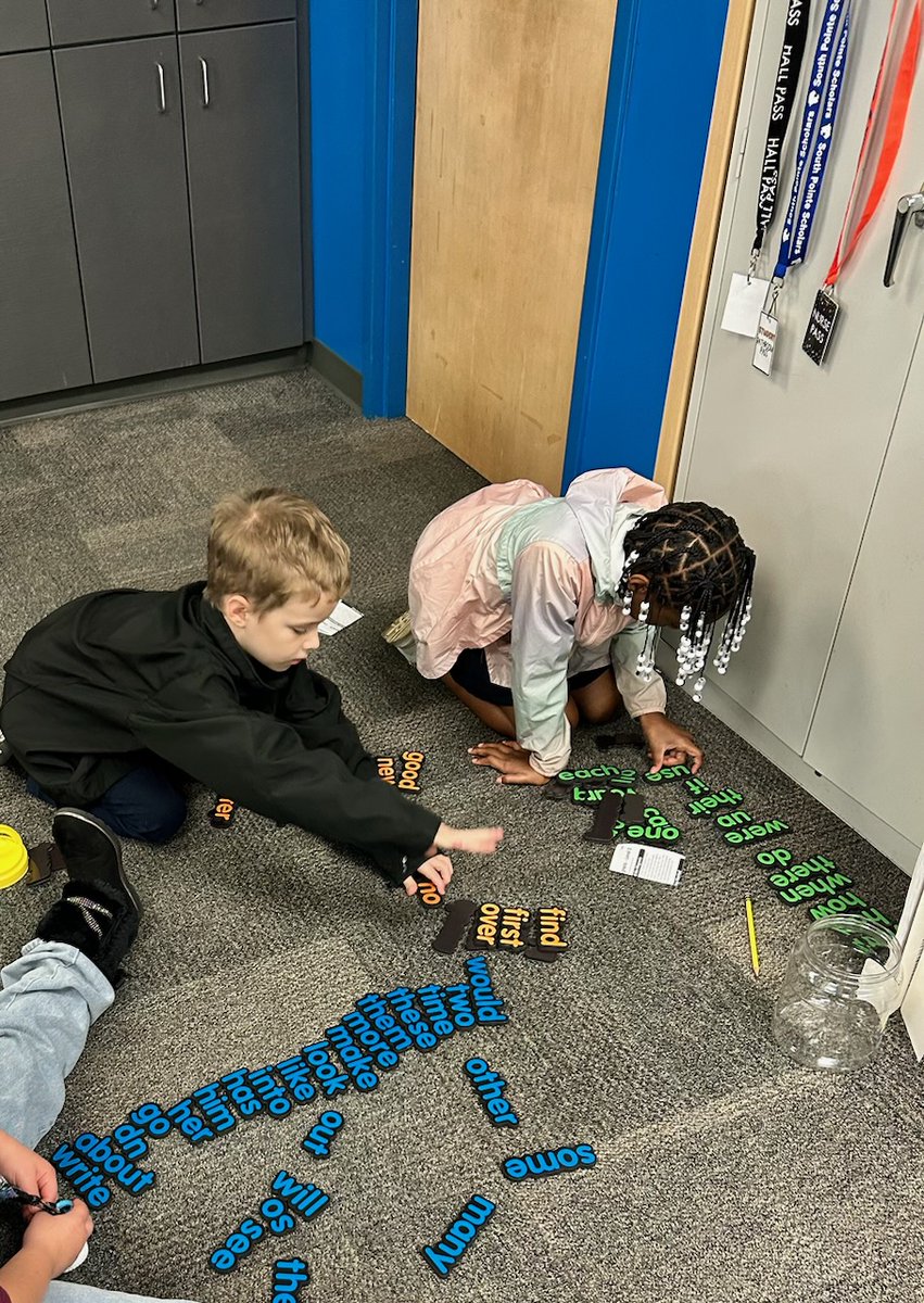 SouthPointeSCA's tweet photo. Dive into the world of words with Ms. Mueller! Where love for reading is not taught, it's caught! 📚💖 https://t.co/q8MTnr6CfN