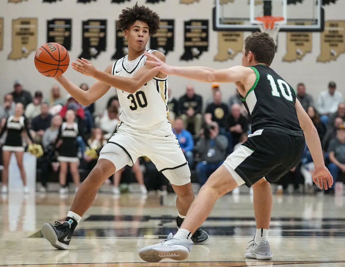 The No. 4 team on our high school basketball Fab 15 countdown loses two top scorers but brings back two potential Junior All-Stars. bit.ly/4g67YCz