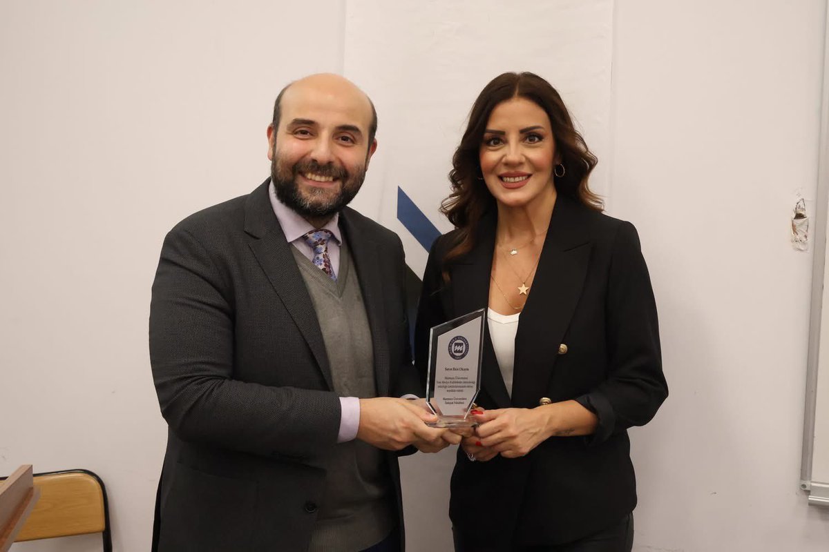 alimuratkirik's tweet photo. 🔴 @muyenimedya olarak 5 Aralık Dünya Kadın Hakları Günü münasebetiyle medyanın önemli isimlerinden @EKNOLCAYTO , @OngorenGoksu ve @sultanarinir ile kadının medyadaki temsili ve karşılaşılan zorlukları değerlendirdik. https://t.co/M3CpIaTL1o
