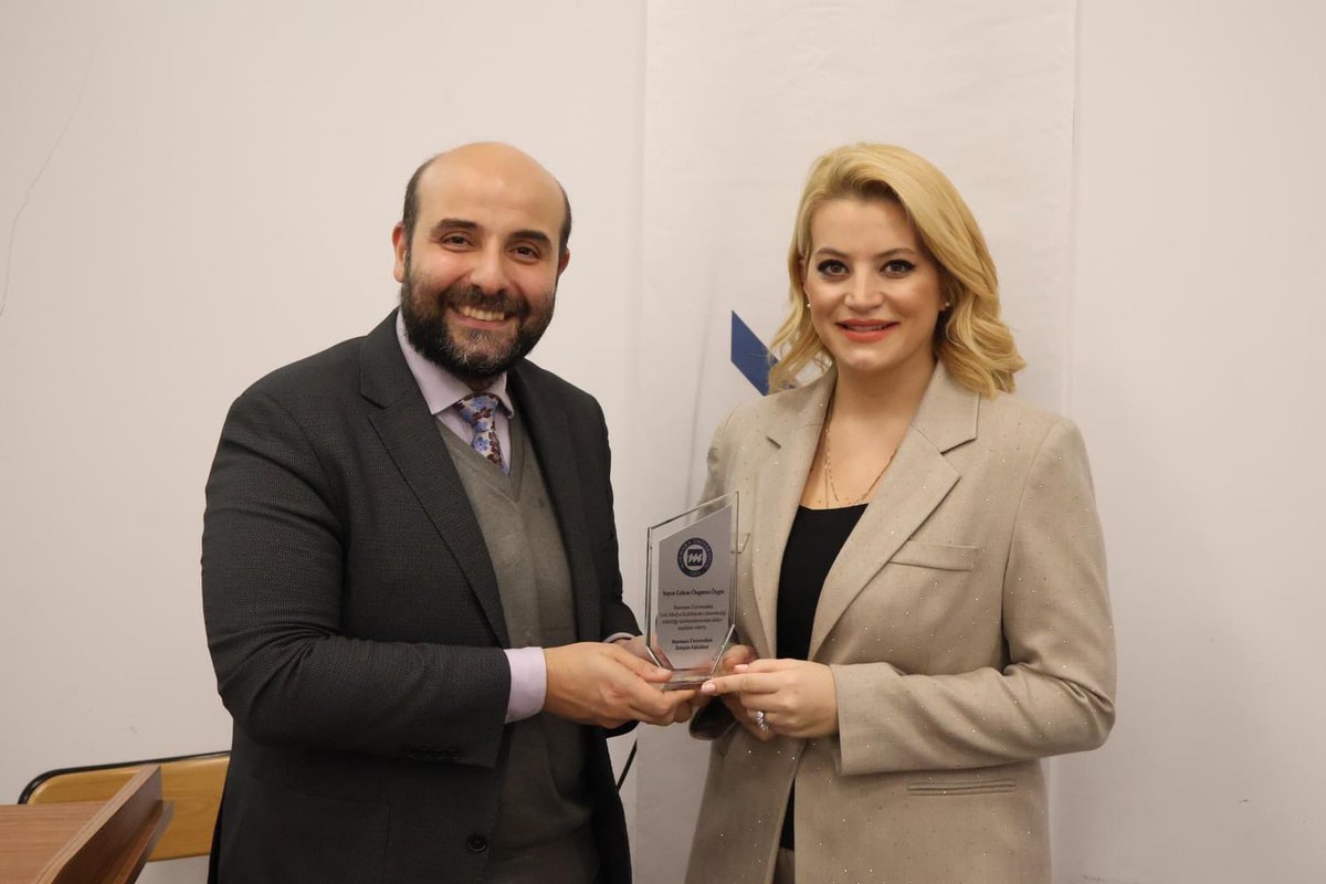 🔴 <a href="/muyenimedya/">Marmara Üniversitesi Yeni Medya Kulübü</a> olarak 5 Aralık Dünya Kadın Hakları Günü münasebetiyle medyanın önemli isimlerinden <a href="/EKNOLCAYTO/">Ekin Olcayto 🦋</a> , <a href="/OngorenGoksu/">Göksu ÖNGÖREN ÖZGÜR</a> ve <a href="/sultanarinir/">Sultan Arınır Buzbaş</a> ile kadının medyadaki temsili ve karşılaşılan zorlukları değerlendirdik.