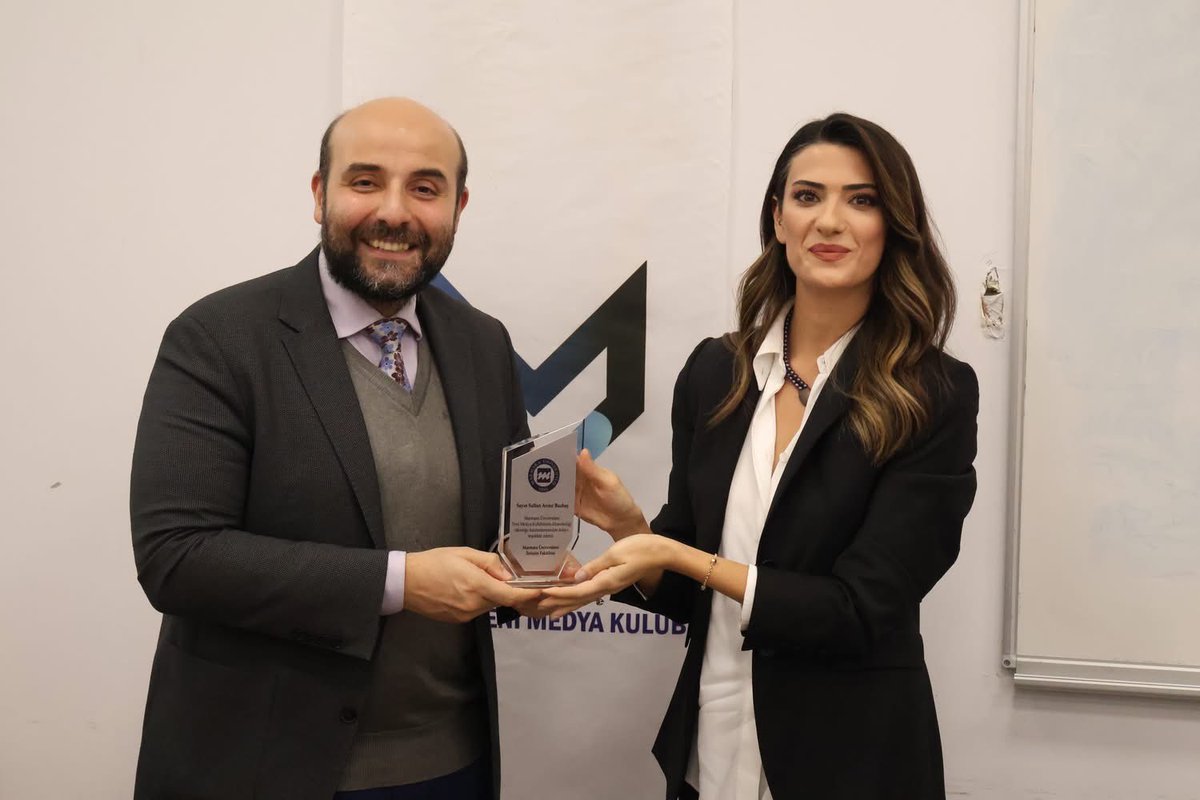 alimuratkirik's tweet photo. 🔴 @muyenimedya olarak 5 Aralık Dünya Kadın Hakları Günü münasebetiyle medyanın önemli isimlerinden @EKNOLCAYTO , @OngorenGoksu ve @sultanarinir ile kadının medyadaki temsili ve karşılaşılan zorlukları değerlendirdik. https://t.co/M3CpIaTL1o