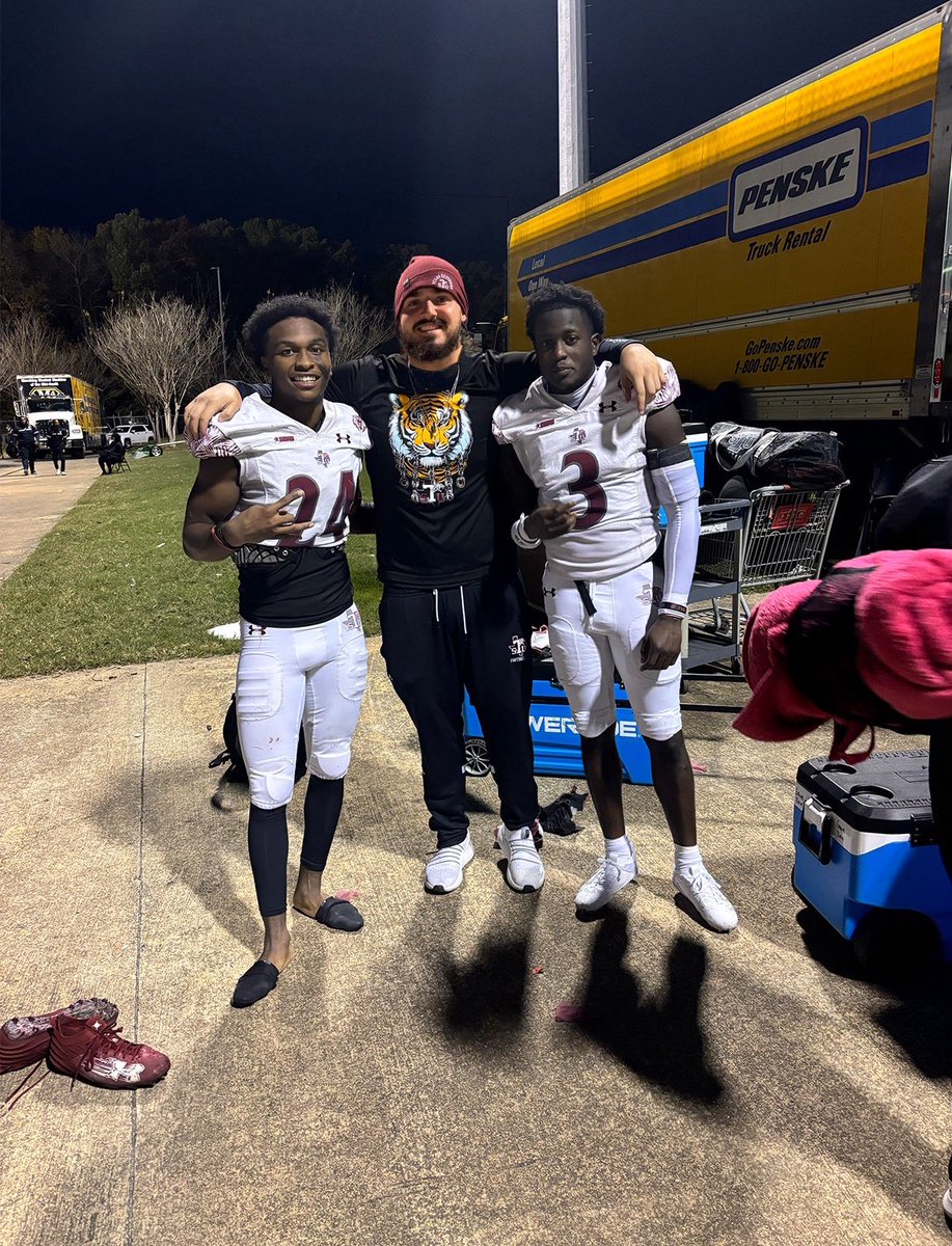 First year down, proud of all the work that these guys put in. #TheSauceU 🐅
