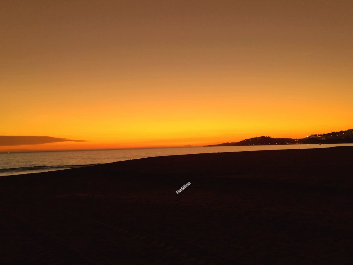 PATandRICIA's tweet photo. Beautiful sunset 🧡
#naturephotographer #naturephotography #travelphotography #travellovers #autumnsky #fallsunset #autumnsunset #photoghraphy #photographers #twilight #mindfulnessmeditation #adventuretime #peaceful #mentalhealthawareness #wellness #artlovers #artist #picoftheday https://t.co/Cpe3CNS03H