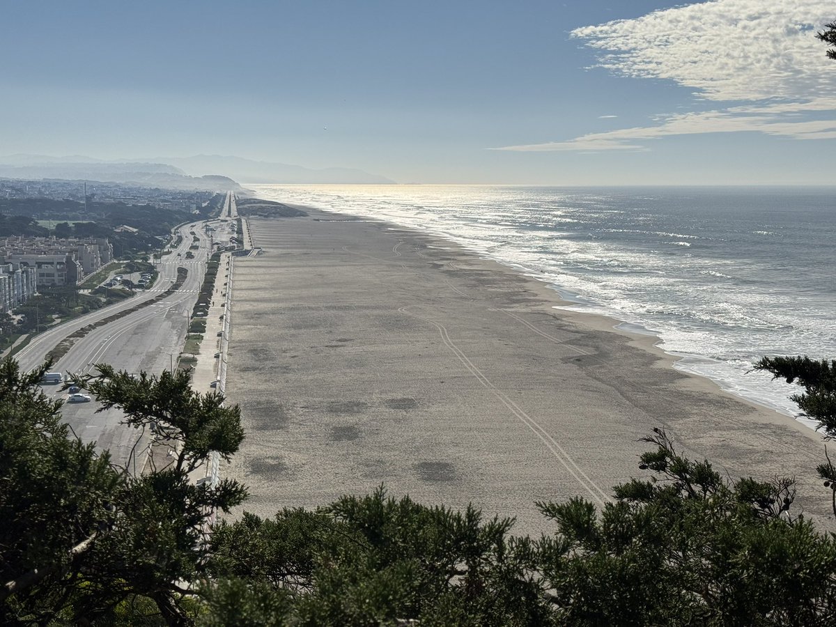 Very impressive joint public safety response to tsunami warning: Great Highway closed &amp; patrolled, beach cleared, no surfers in water <a href="/SFFDPIO/">SAN FRANCISCO FIRE DEPARTMENT MEDIA</a> <a href="/GGNRANPSAlerts/">Golden Gate National Recreation Area - Alerts</a> <a href="/SFPD/">San Francisco Police</a>
