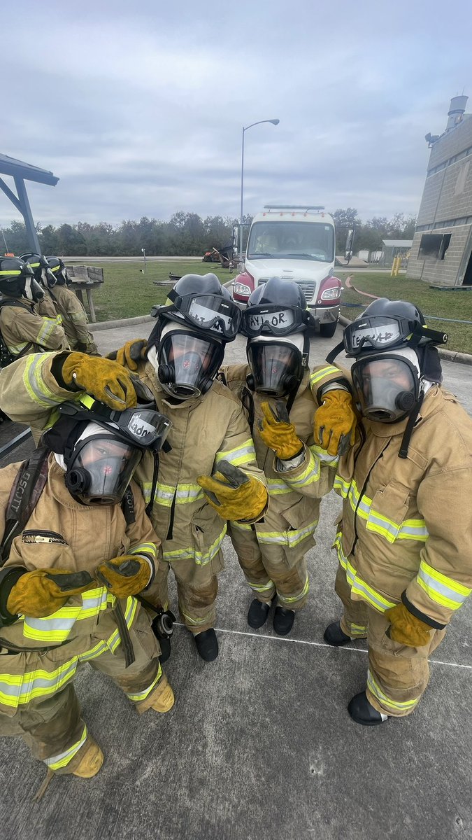 Troyanna__'s tweet photo. Life lately 🚒❤️ https://t.co/29UNYVGqCE