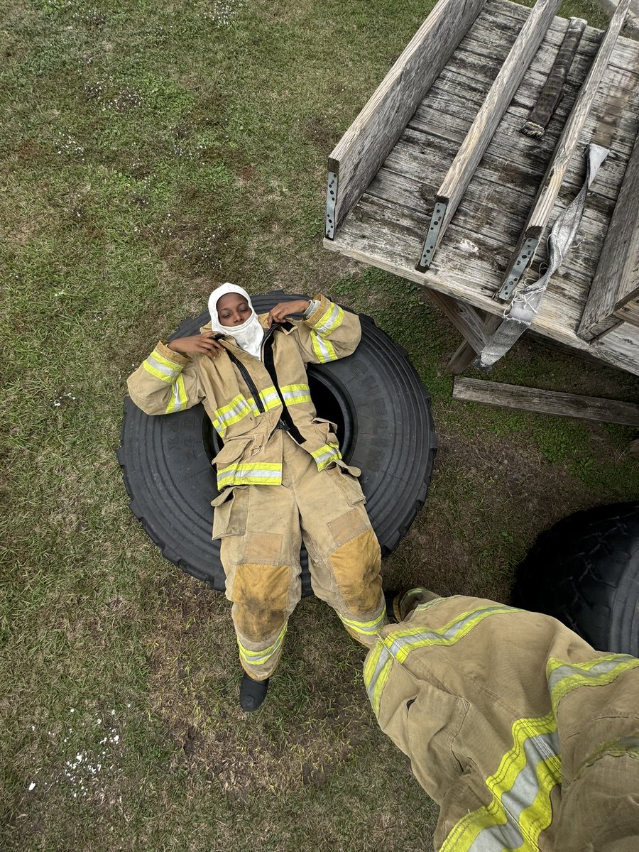 Troyanna__'s tweet photo. Life lately 🚒❤️ https://t.co/29UNYVGqCE