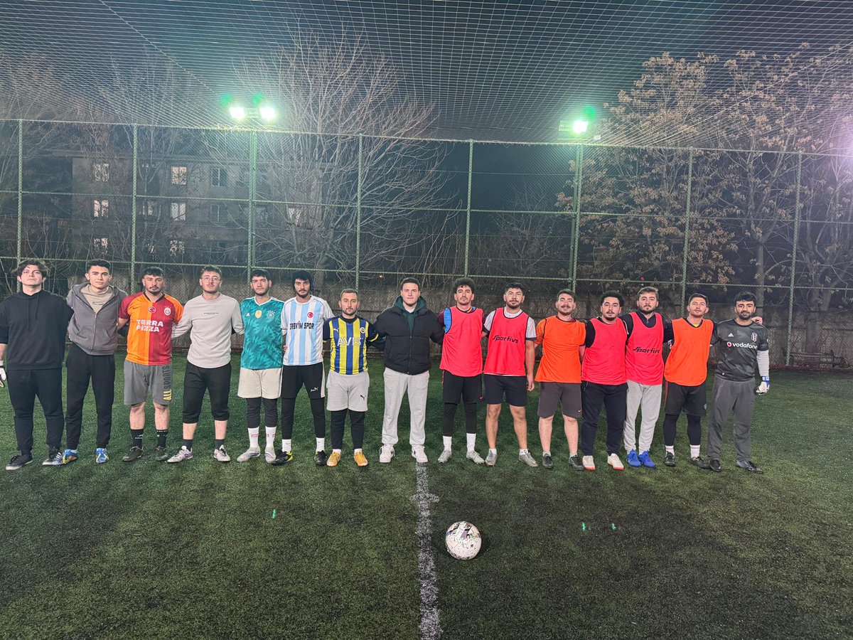 KonyaKYGM's tweet photo. 🏢 Alaaddin Yurt Müdürlüğü 
⚽ #yurtlig kapsamında düzenlenen Yurt İçi Futbol Turnuvası 2. gün eleme maçlarıyla devam ediyor.

🙏Turnuvaya katılan tüm öğrencilerimize başarılar dileriz.👏

@gencliksporbak @OA_BAK https://t.co/MLE2w2Zgbh