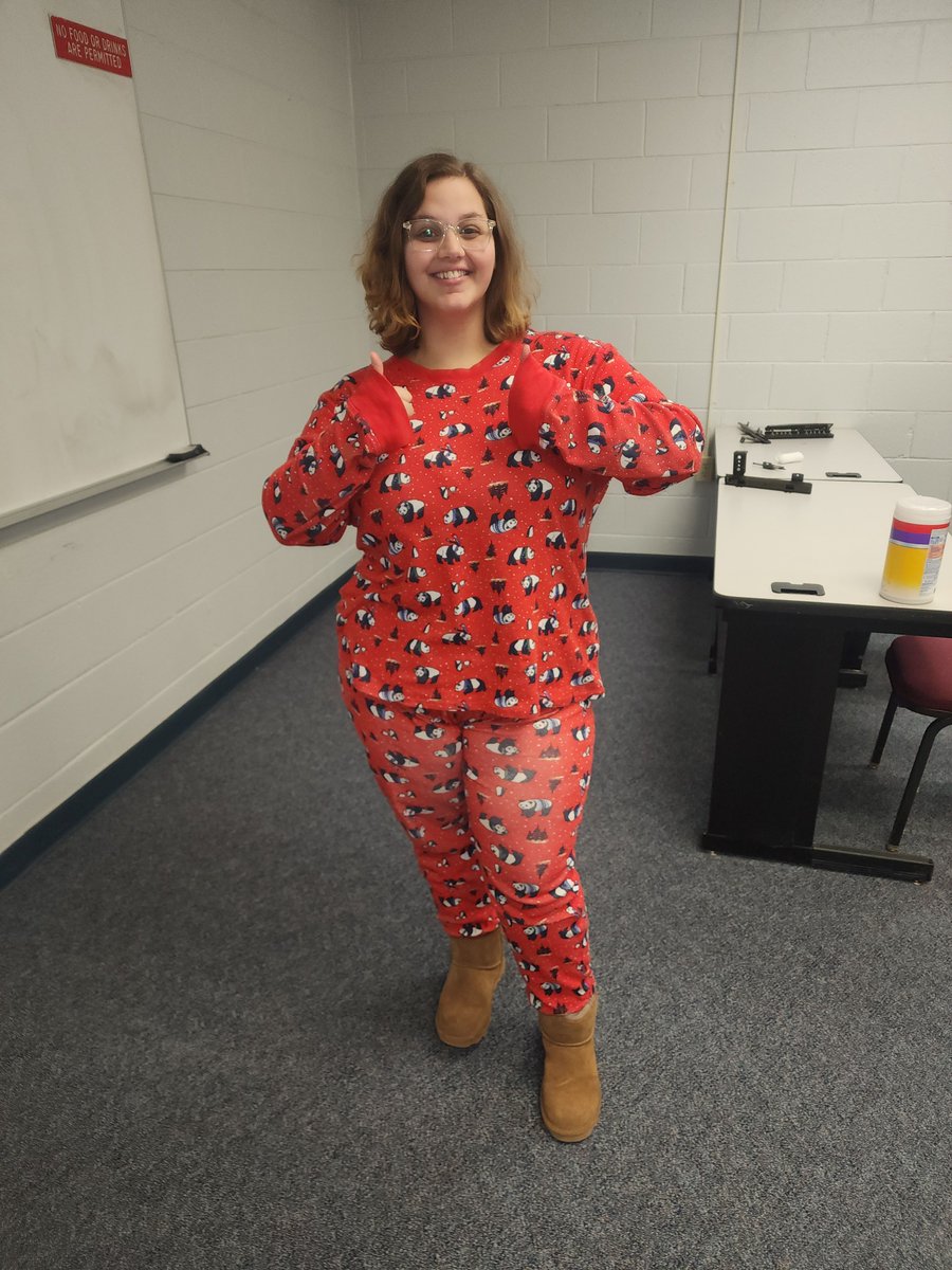 Day 4 of Holiday Spirit Week was chill—literally! Ridgecats rocked their favorite holiday pajamas, and while we can't confirm if there were any catnaps in class...😴 the cozy vibes were everywhere.
#PajamaDay #CVCCRidgecats #CatNaps