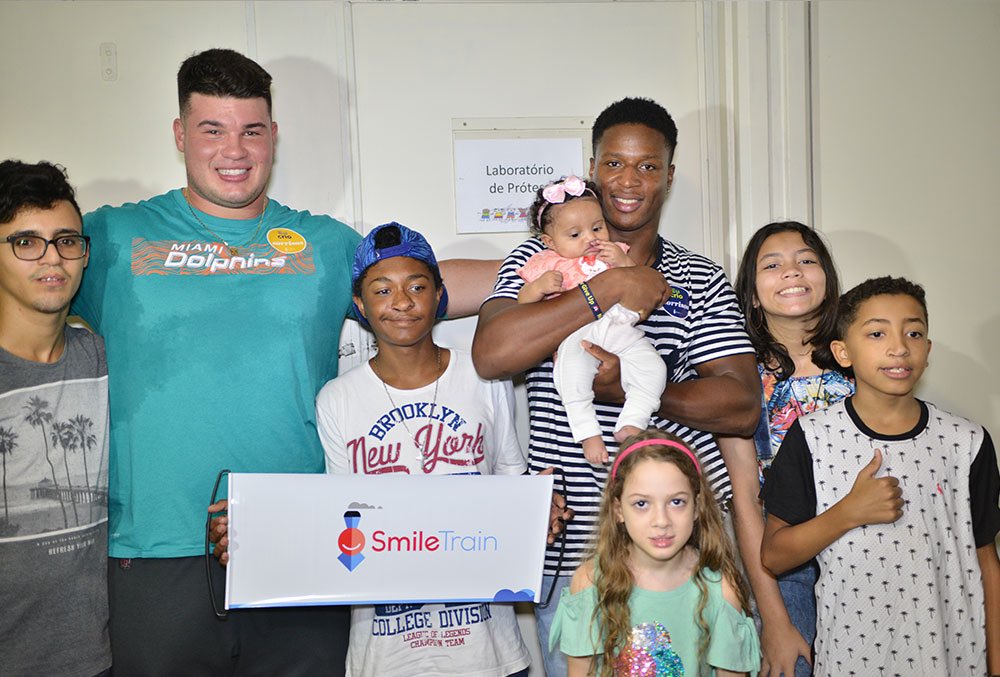 KDx32's tweet photo. Hello everyone, I am excited to announce that I have joined Smile Train’s 12 Days of Giving auction! I am offering am Authentic Game Worn Arizona Cardinals Signed Jersey by me to the highest bidder. https://t.co/fBX2k7WxrY