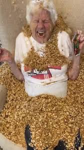 darin_smith's tweet photo. @LordOfDiscounts Me after eating an Oats and Honey bar https://t.co/1weC3G6arf