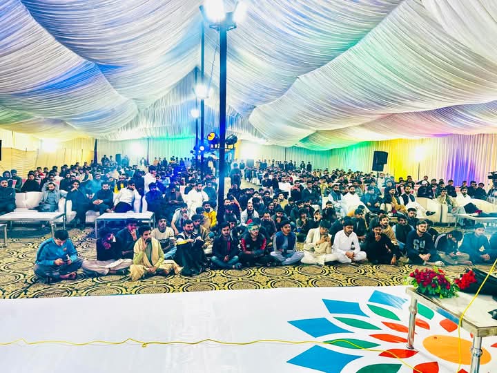 jamiat_pu_'s tweet photo. فہم قرآن کلاس| دوسرا روز 
اسلامی جمعیت طلبہ جامعہ پنجاب کے زیر اہتمام تین روزہ فہم قرآن کلاس کے دوسرے روز علامہ ابتسام الہٰی ظہیر صاحب(چیئرمین قرآن وسنہ مومنٹ)نے قرآن کی عظمت پر درس دیا.
جس میں کثیر تعداد میں طلباء نے شرکت کی
#Jamait #PunjabUniversity #JamiatPrideofPu#QuranClass https://t.co/tUxJGSOBwq