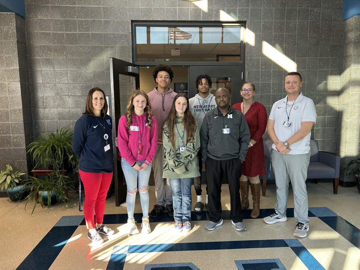 Newberry_HS's tweet photo. ✨Students of the Month✨

9th: Sydney West
10th: Zella Pendell
11th : AJ Jeter
12th: Steven Joseph

Congratulations! We’re proud of you for being #BulldogBuilt! #IamNHS https://t.co/j6C9gXPe7T
