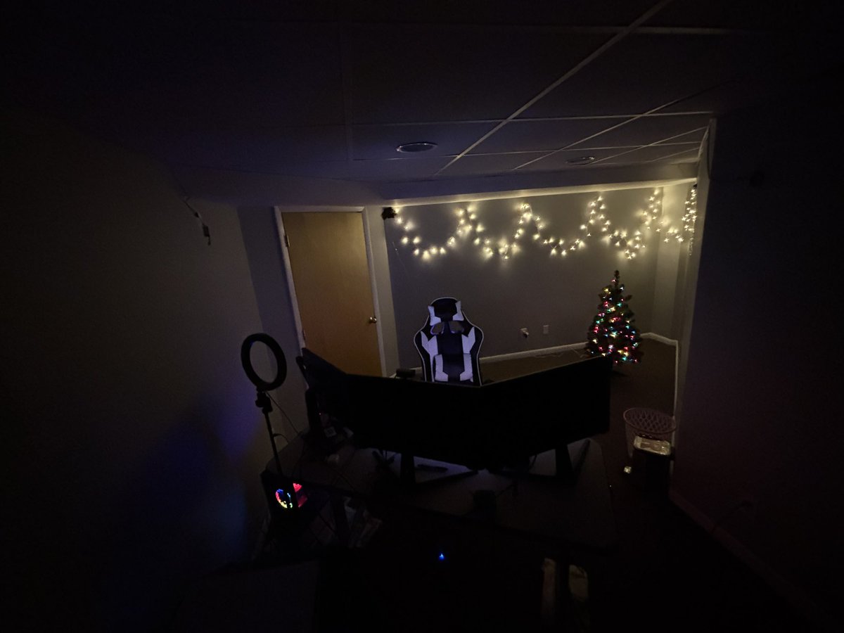 Fitz2KTV's tweet photo. 6+ Hour Stream Today!!! #Fitzmas https://t.co/B185Z7vG8J https://t.co/rqGDWL1JOC