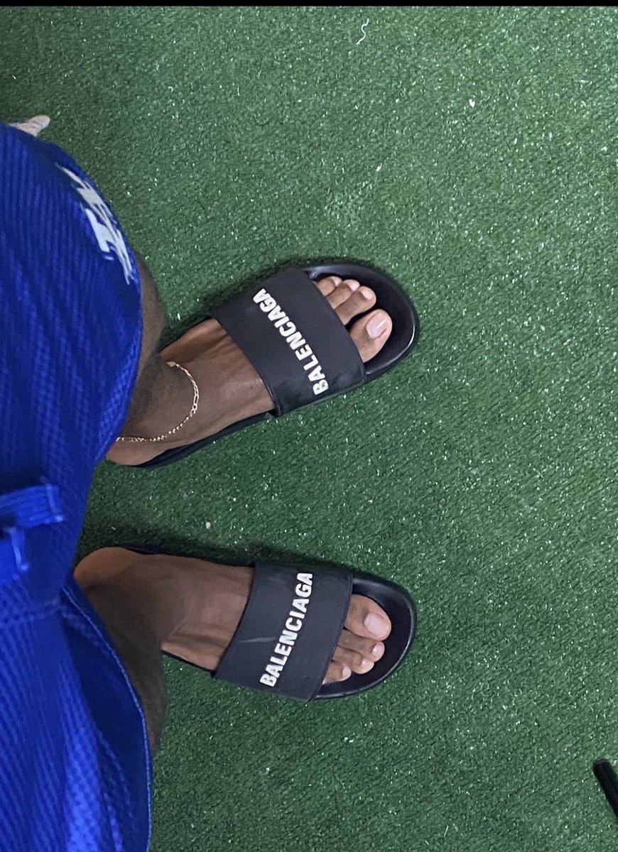 MUSCLEGODCARTER's tweet photo. Feet🦶🏾 retweet if you’d suck on them for hours 😵‍💫😵‍💫🐷👅💦 https://t.co/0aLhOOpzJO