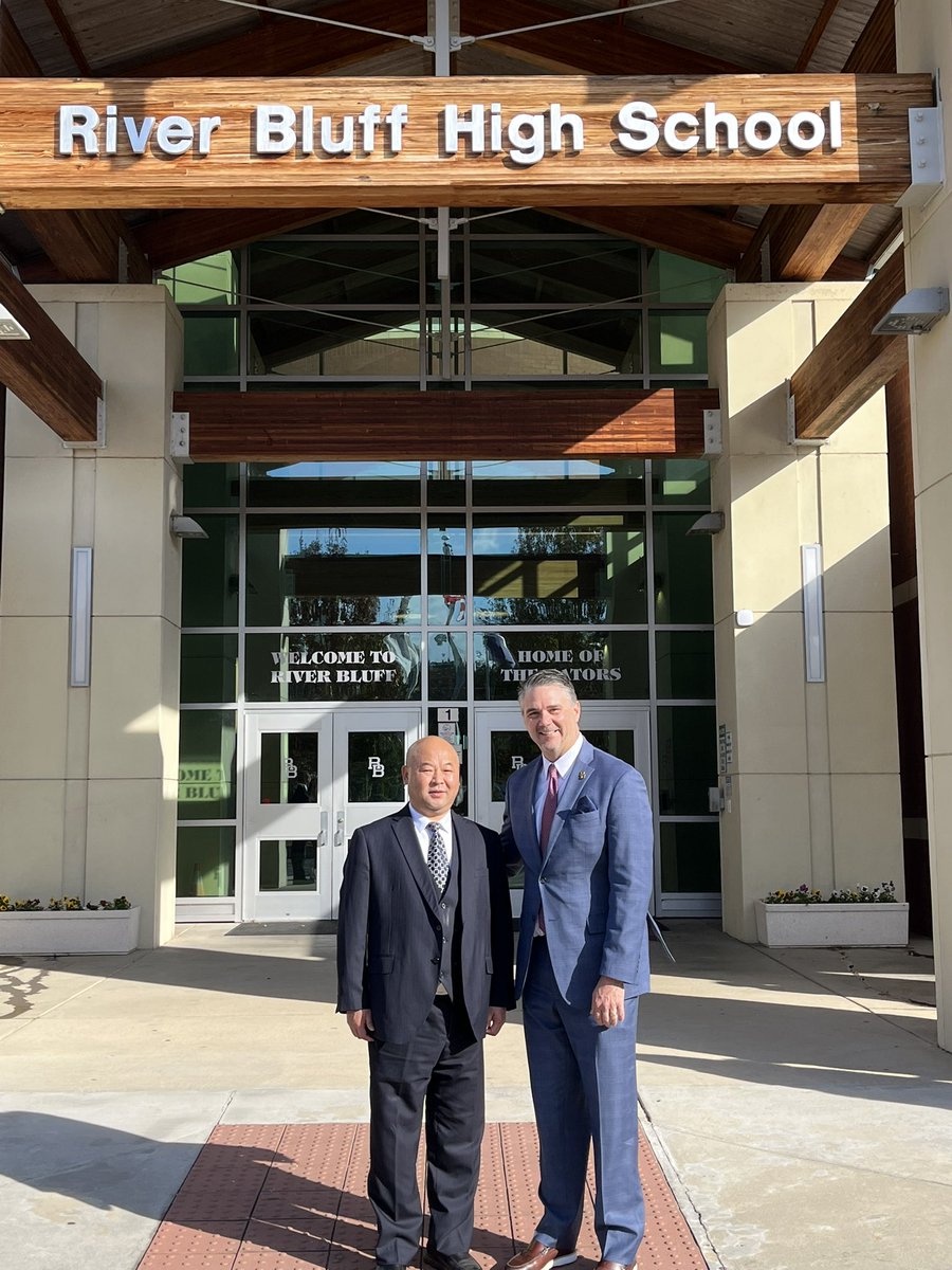 JacobSmith61's tweet photo. Today, we had the privilege of exchanging ideas and practices with our partner school from China. This visit reaffirmed the value of our partnership and the importance of international collaboration! #EmpowerTheBluff2025 https://t.co/duSlytqeg3