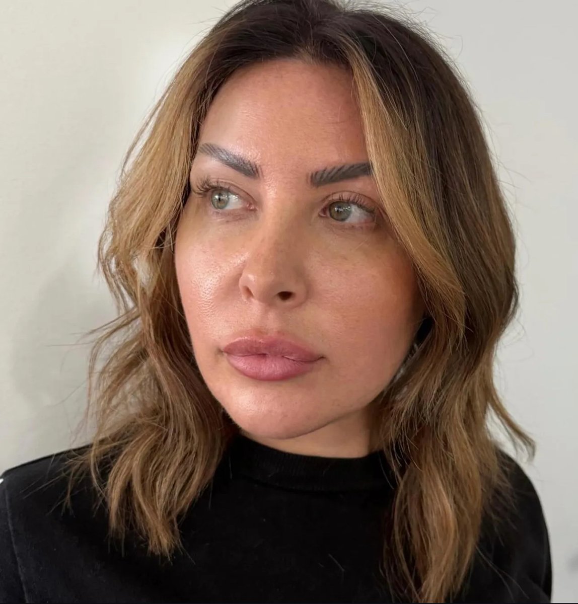 EvaScrivo's tweet image. It’s my favorite time of year to give you that rich warm brown hair tones 🤎

Color: Franchesca
Cut &amp;amp; style: Andrew

#evascrivosalons #cutandcolor #warmbrown #brunette #bobhaircut #seasonalmakeover

evascrivo.com