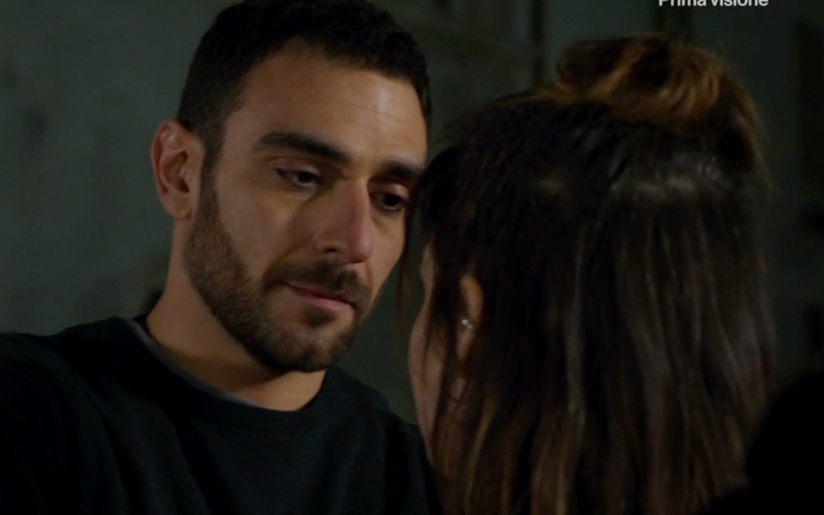 loueeh_oioi's tweet photo. COTTI 
#DonMatteo14 - #mezzanottini https://t.co/T3JRrCipd6