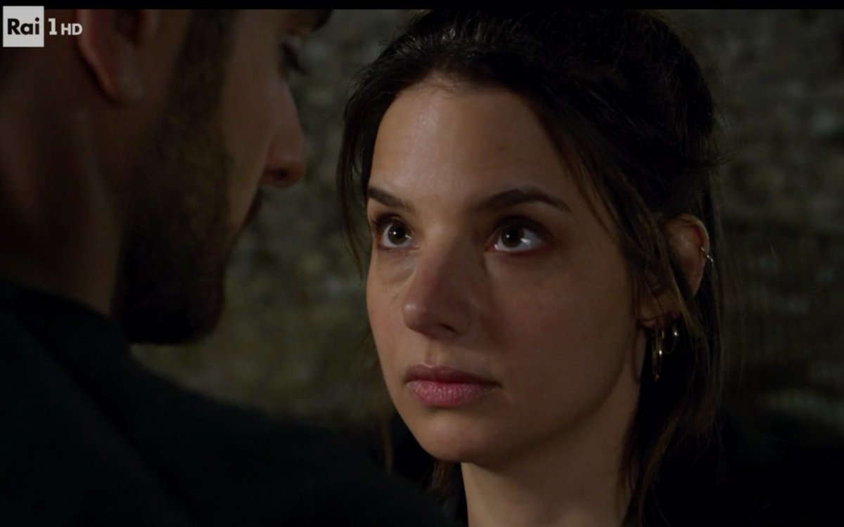 loueeh_oioi's tweet photo. COTTI 
#DonMatteo14 - #mezzanottini https://t.co/T3JRrCipd6