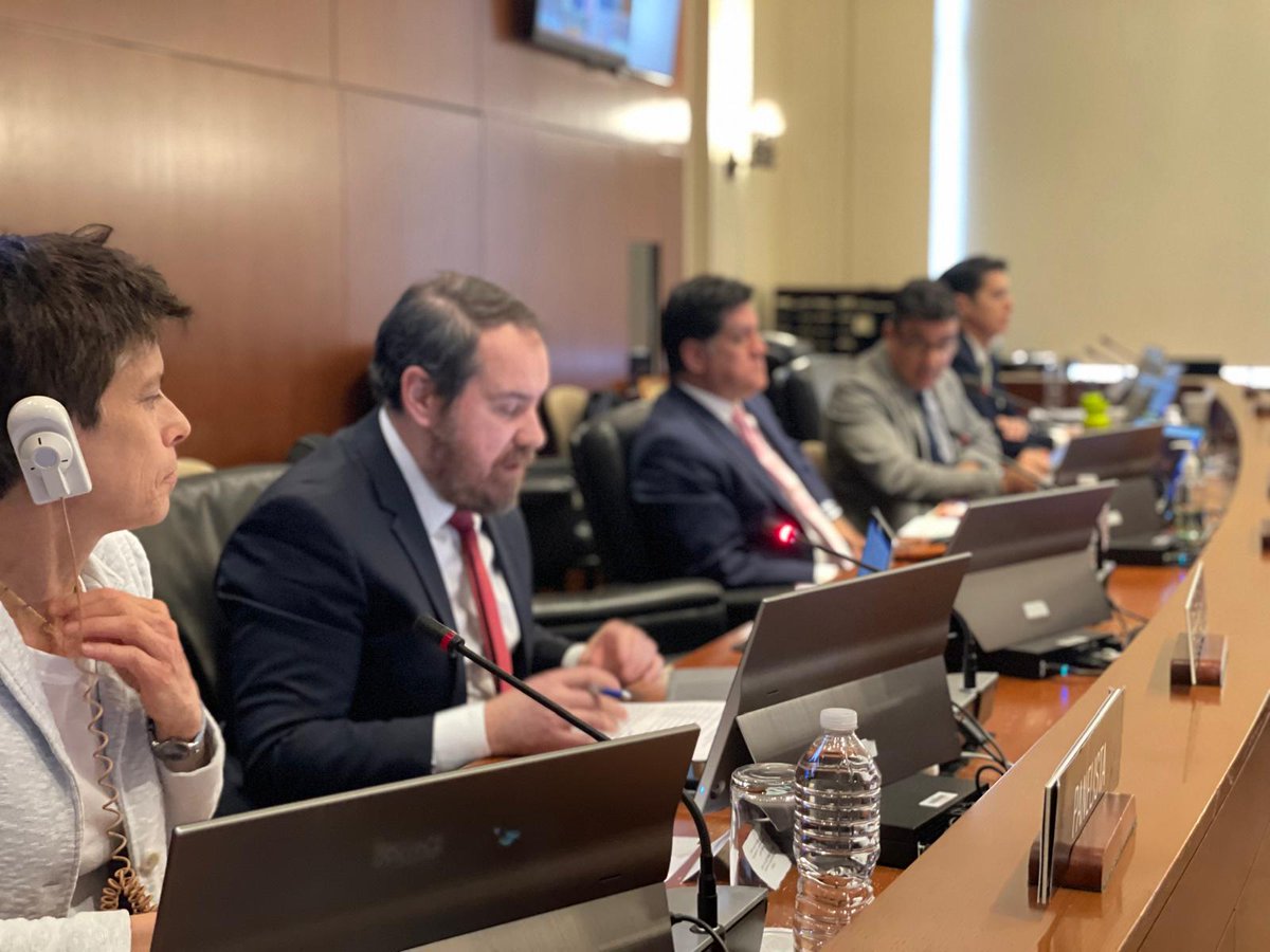 OEA_SegPublica's tweet photo. #Hoy, @OEA_SegPublica presentó en el Comité de Asuntos Jurídicos y Políticos de la #OEA la guía "Policía, aplicación de la ley y comunidades LGBTI+: Mejores prácticas en capacitación y desarrollo de capacidades". #REDPPOL #SpecialEnvoyLGBTQI #OASLGBTI #CoreGroup 

@US_SE_LGBTQI https://t.co/LciRz1x8EH