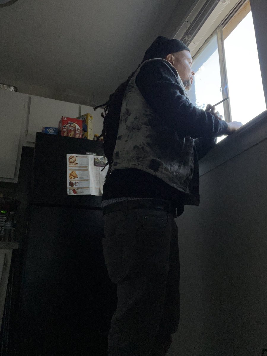 yahrmy's tweet image. Waiting for the next play