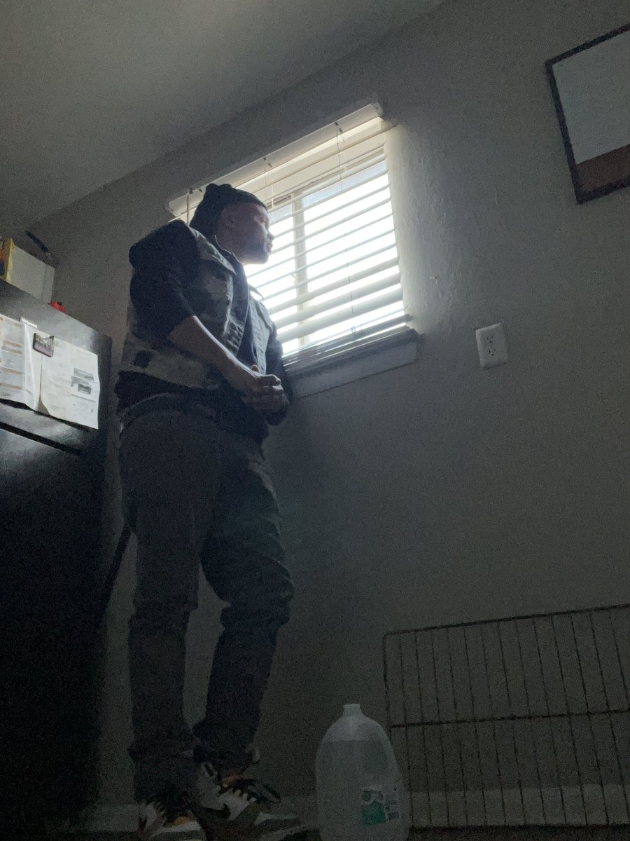 yahrmy's tweet image. Waiting for the next play