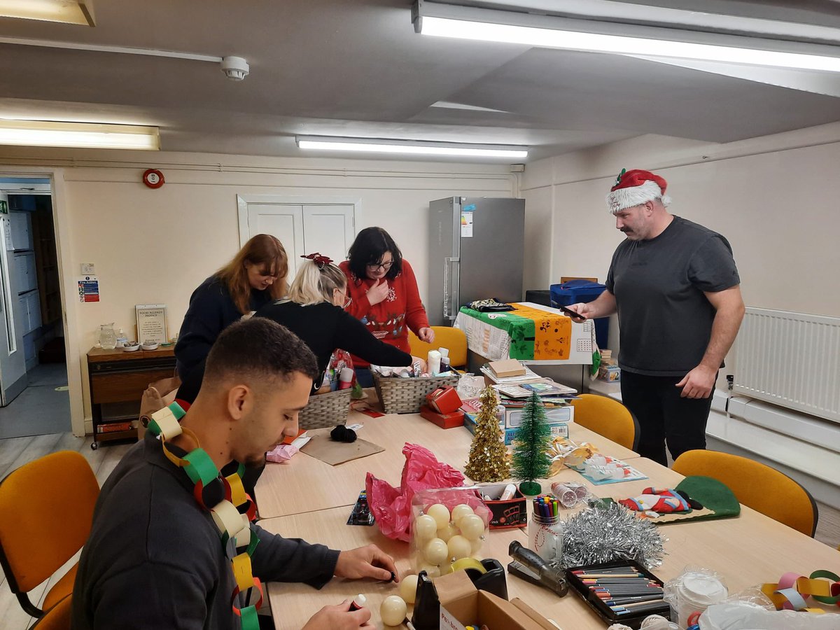 Women_CF's tweet photo. We were delighted to welcome Zurich Cardiff team for their Charity Day and Festive Cheer Challenge to support with planning &amp; preparation for our upcoming Christmas Celebrations 🎄🎅🤶

Thank you @ZCTrust , MarkFlay @Flayboy , Becca &amp; team it was a pleasure to host you at WCF ! https://t.co/HnDOZU5QrA