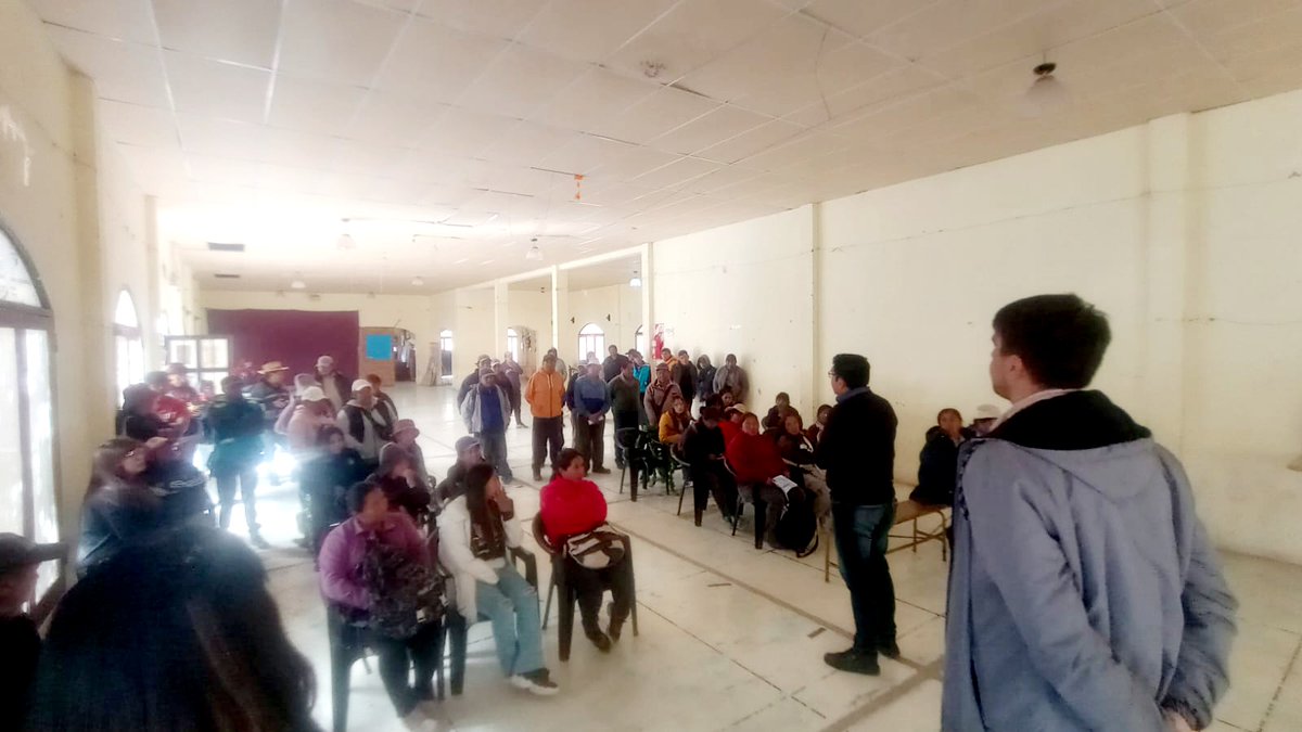 sebaseom's tweet photo. 🔵 HUMAHUACA 🏜️
Intensa jornada del @JujuySEOM , llevando #asesoramientojuridico
#asesoramientogremial y taller de lectura de recibos de haberes, cerrando la jornada con la entrega de los anteojos adquiridos por nuestros afiliados en #optident.
#municipalesdecorazon https://t.co/Os1bpjzInm