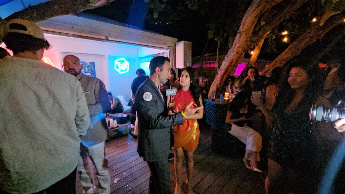 CryptoDaveWhale's tweet photo. @MookieNFT https://t.co/wlvpXceo8R 

@Bluewhale1billy 

Project team are in Miami RIGHT NOW! at Art Basel, Launching their Innovative NFT series.

Chart is ON 🔥 

Atleast check the website and chart. Takes 2minutes.

🐳 https://t.co/6dCHjFrtZ4