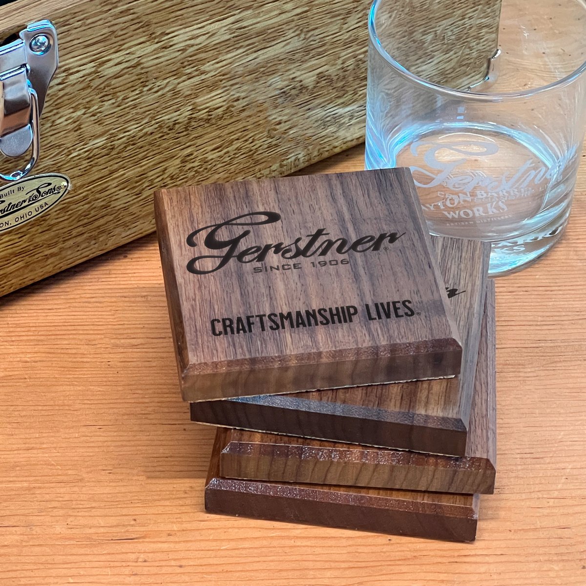 Introducing the Gerstner Traveler Gift Set.
Elevate your whiskey experience with our newest creation—a refined tote case crafted from premium White Oak and finished in our signature Golden Oak.
Available now—discover the perfect holiday gift!