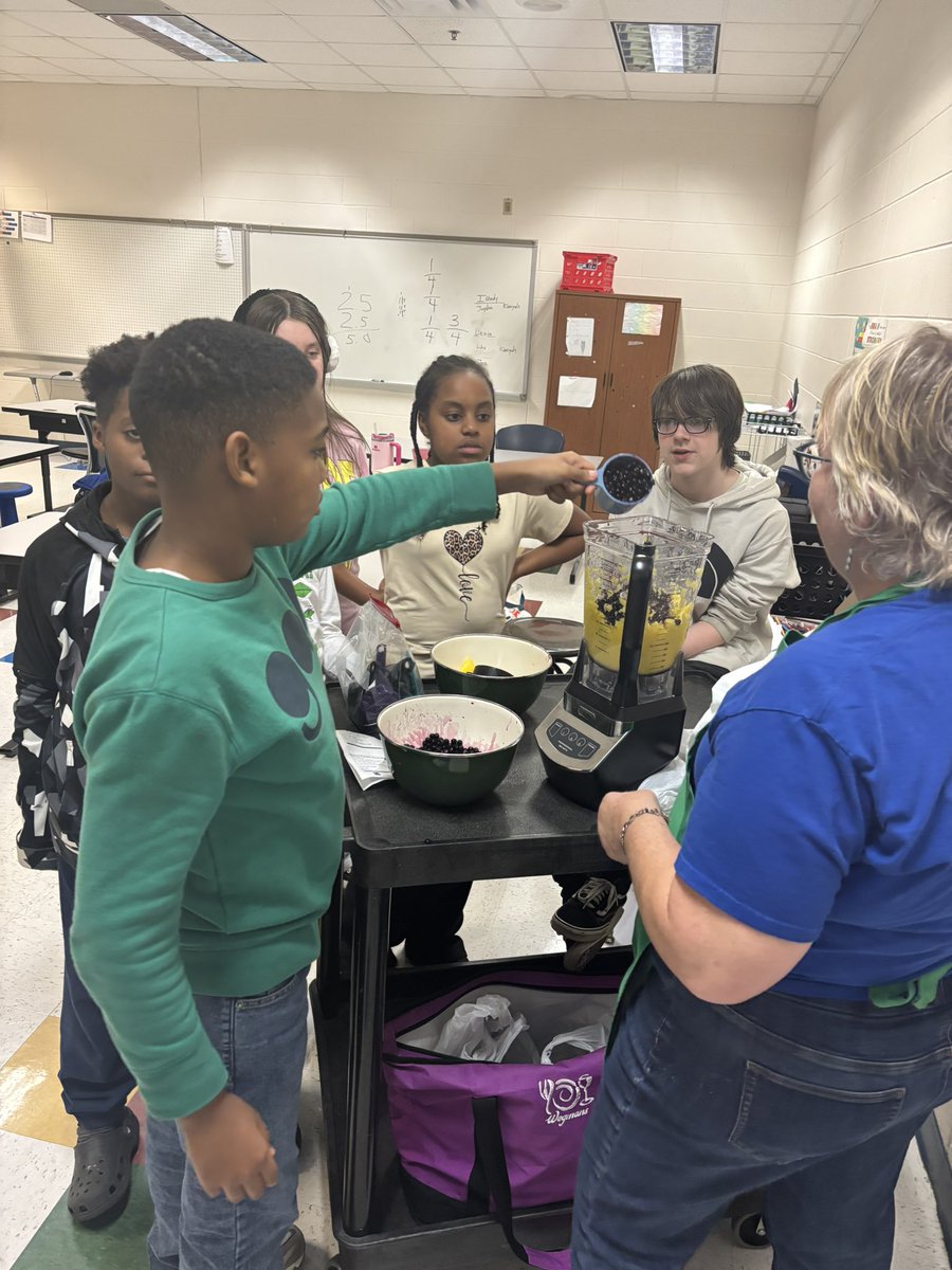 𝐻𝑒𝓁𝑒𝓃 𝒜𝓂𝑒𝓈, 𝑀.𝐸𝒹 tweet media