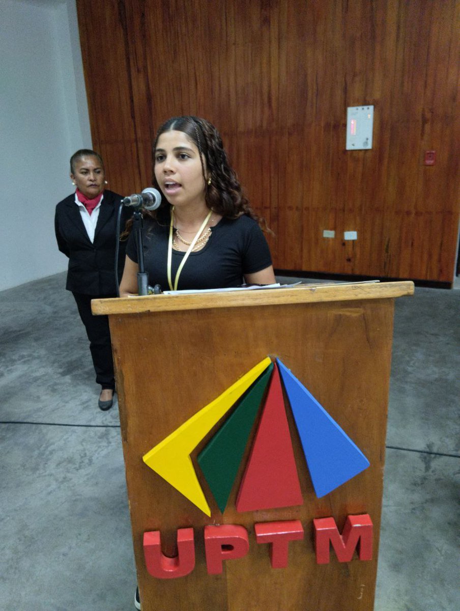 UPTMKR's tweet photo. CON ÉXITO INICIÓ I CONGRESO DE ENFERMERÍA INTEGRAL COMUNITARIA EN LA UPTMKR.

Según lo establecido y con gran éxito inició  la mañana de este jueves 5 de diciembre en el auditorio de Senditel el I Congreso de Enfermería Integral Comunitaria "Manos que Cuidan". https://t.co/mHH2ksVyRb