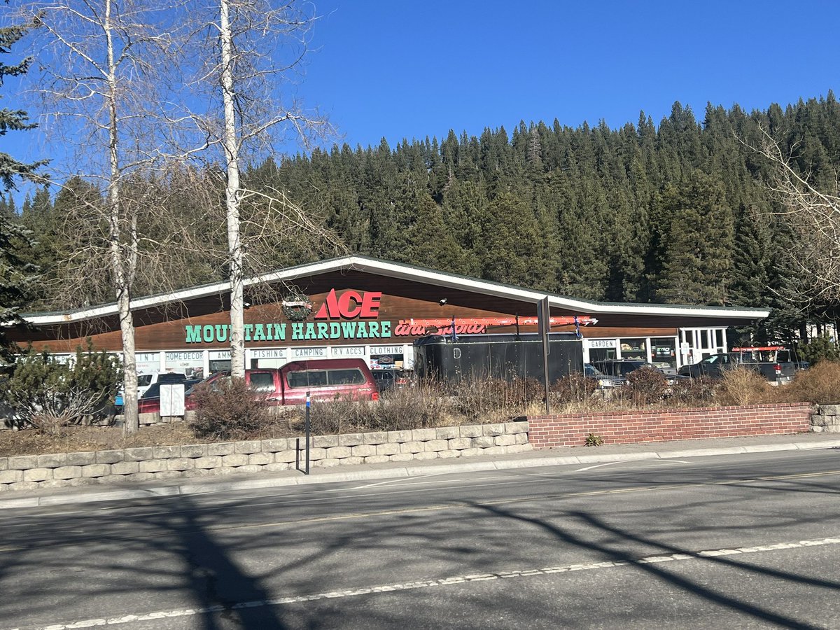 natalie_OmniCRE's tweet photo. Ok, now that’s a beautiful @AceHardware! Lookin’ real good @MtHardwareTools #MountainHardwareandsports #AceisthePlace #Truckee https://t.co/hoyOj8bQ93