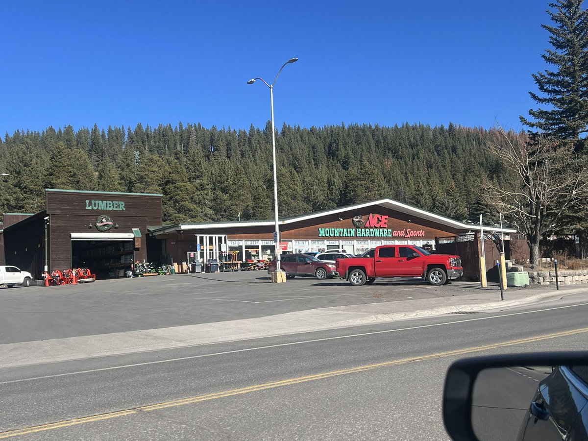 natalie_OmniCRE's tweet photo. Ok, now that’s a beautiful @AceHardware! Lookin’ real good @MtHardwareTools #MountainHardwareandsports #AceisthePlace #Truckee https://t.co/hoyOj8bQ93