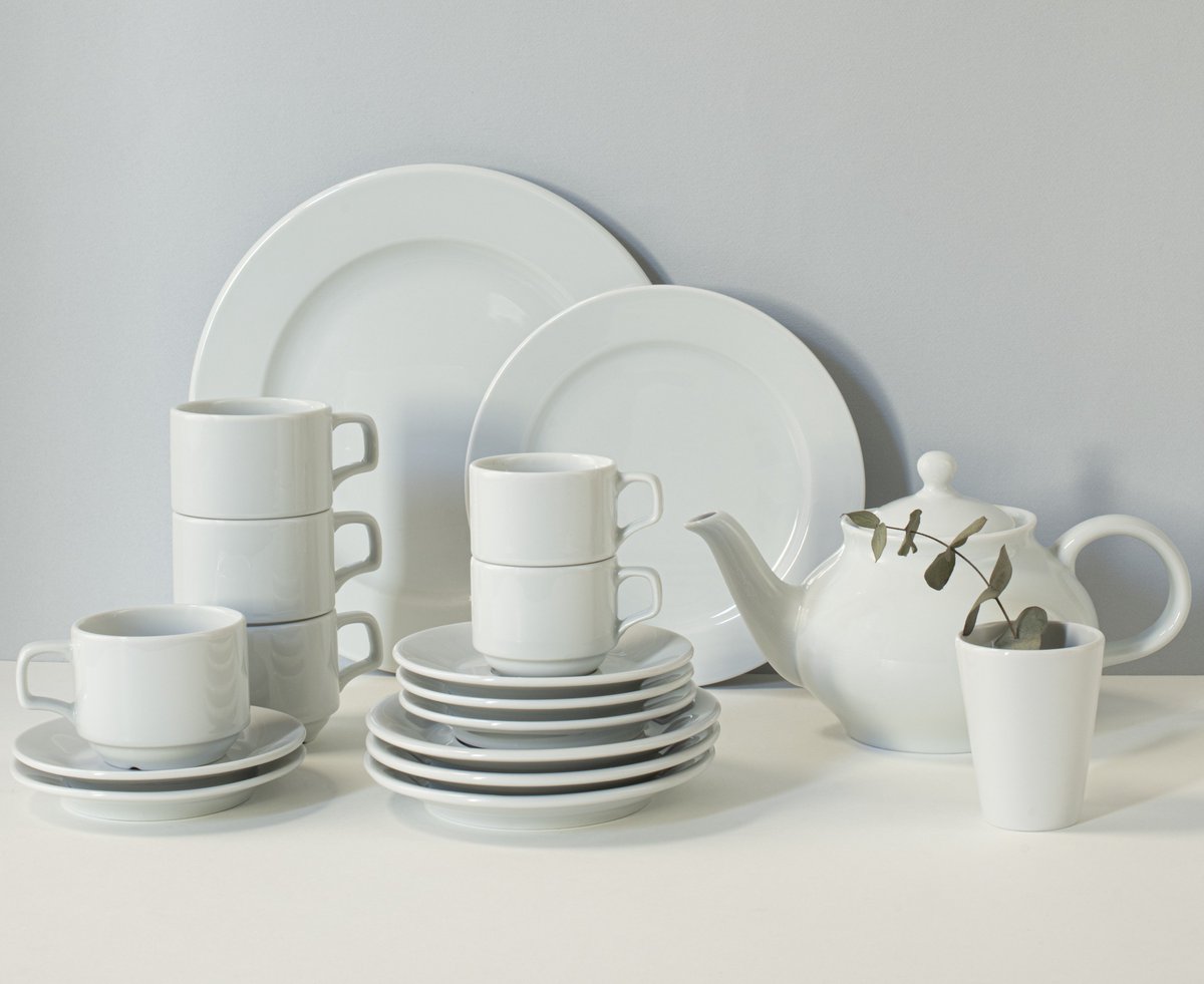 TotalTablePlus's tweet photo. Timeless, versatile, and always in style - the classic white plate🕊️

Designed in perfect harmony, with its elegant and chic plates, bowls and drinkware, the Dove Collection from @porland is a must-have for those who want to emphasize an understated effect. 

#chefsofx #dining https://t.co/whYx4R1i1l