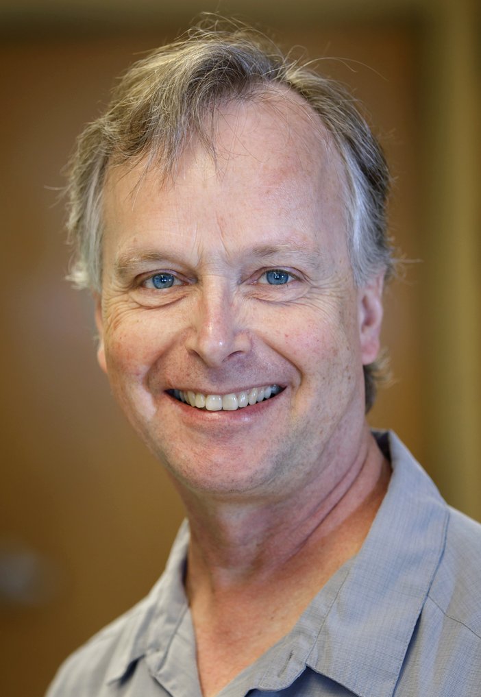 Congratulations to Vollum's Dr Larry Trussell, professor of otolaryngology and interim director of the OR Hearing Research Center, who was recently appointed as the Jack Vernon Endowed Chair in Hearing Research. Read the full story: bit.ly/41q15HZ