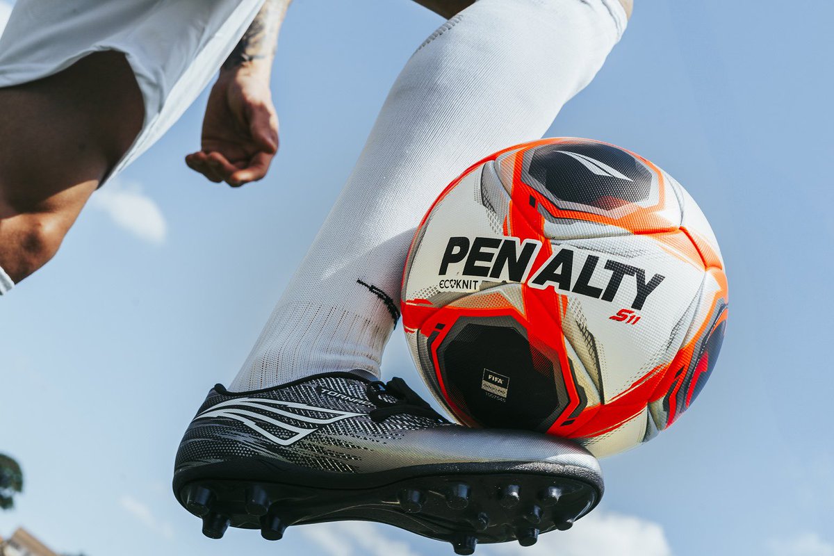Buysan's tweet image. ⚽️ PENALTY será la pelota oficial del @CampeonatoAUF 2025. 

Se jugará con el modelo S11 ECOKNIT 2025.