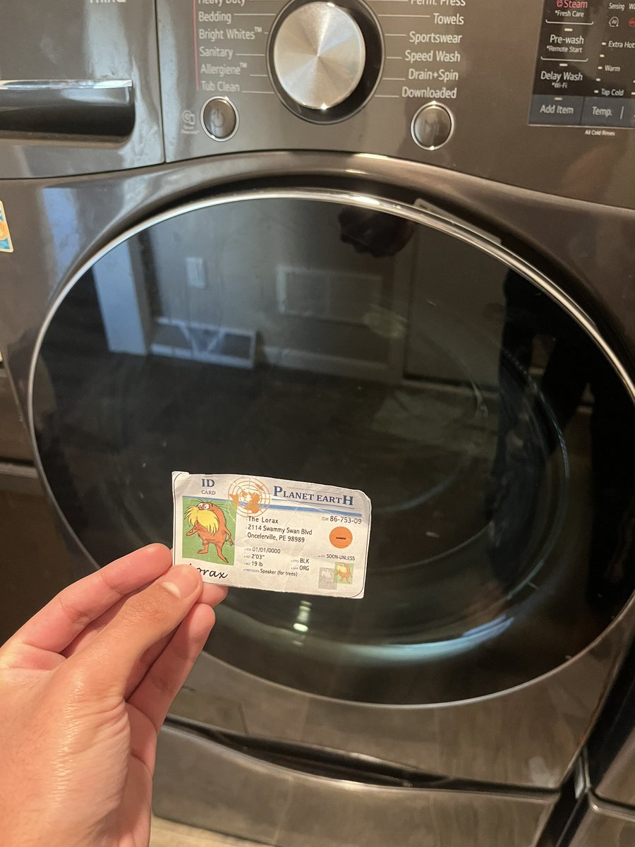 HumzaAPESLorax's tweet photo. I pick one day throughout the week where I wash my laundry in full loads. This helps conserve the amount of water which can be beneficial for the environment as less water will be diverted from our rivers, bays and estuaries. @franklinlorax #apeswater https://t.co/nf2QDzLBsC