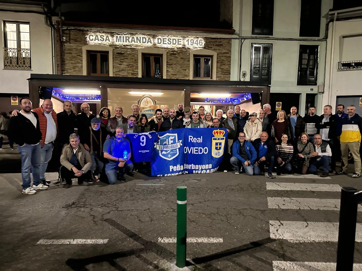 Foto de familia en la sede del Bodegón Casa Miranda antes de la gran cena del IX Aniversario en Casa Jano.

#OccidenteAzul