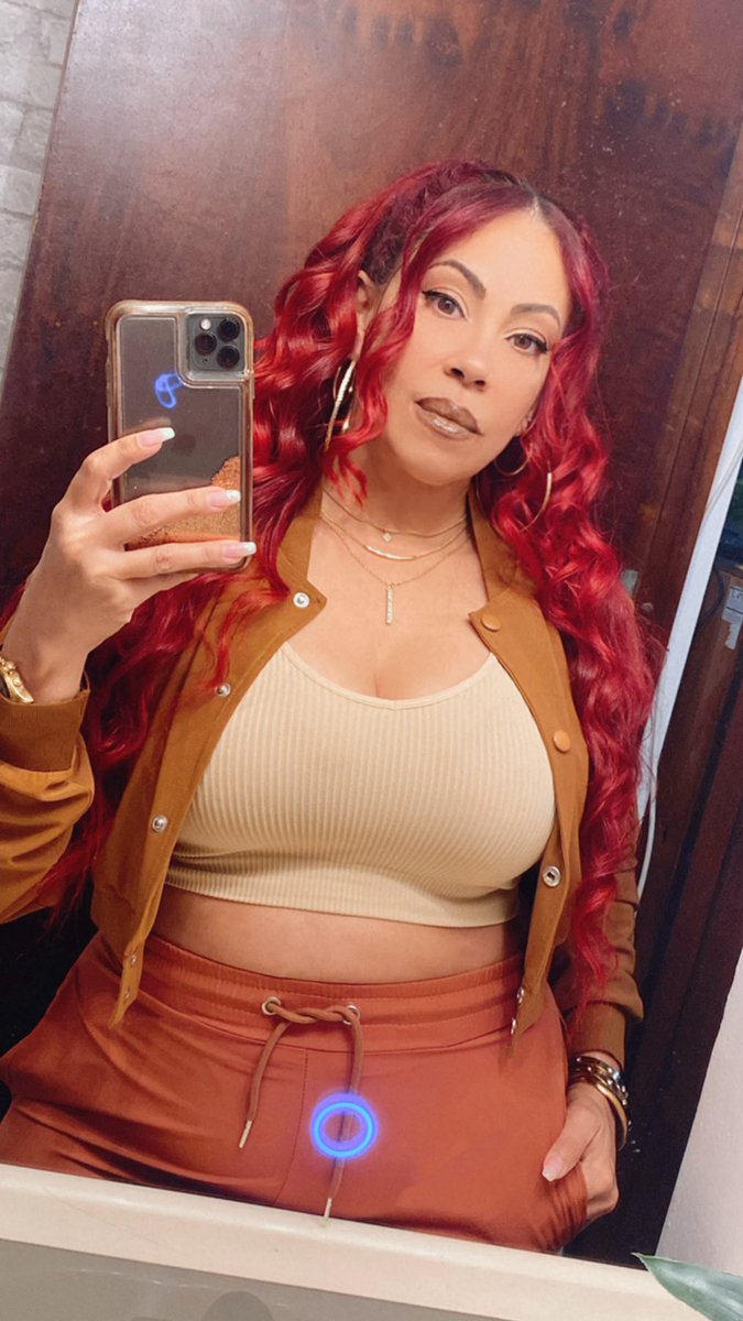 SEXY RED DOLL tweet media