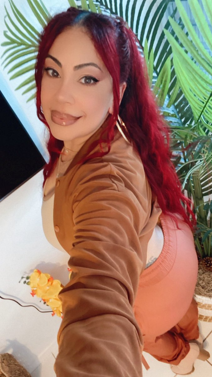 SEXY RED DOLL tweet media