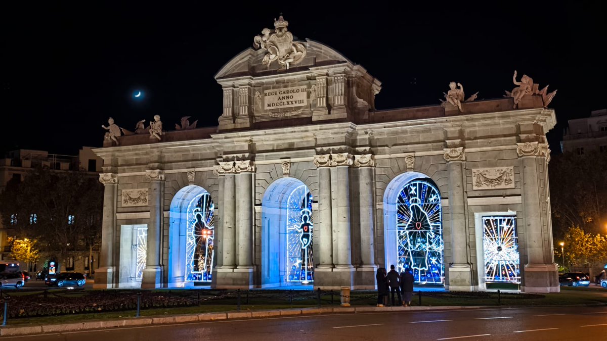 Ya es Navidad en Madrid!!🎄 <a href="/LuceroMexico/">Lucero</a> hice esta fotito pensando en ti y decretando que vuelvas pronto a mi ciudad. Ahí te la mando para que puedas ver lo bonita que se ve 😘