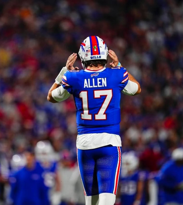 MLFootball's tweet photo. LEGENDARY: #Bills QB Josh Allen has tied for the most WINS IN #NFL HISTORY by a quarterback in their first seven NFL seasons.

🤯🤯🤯

JOSH ALLEN = WINNER https://t.co/4tayB4tOBg