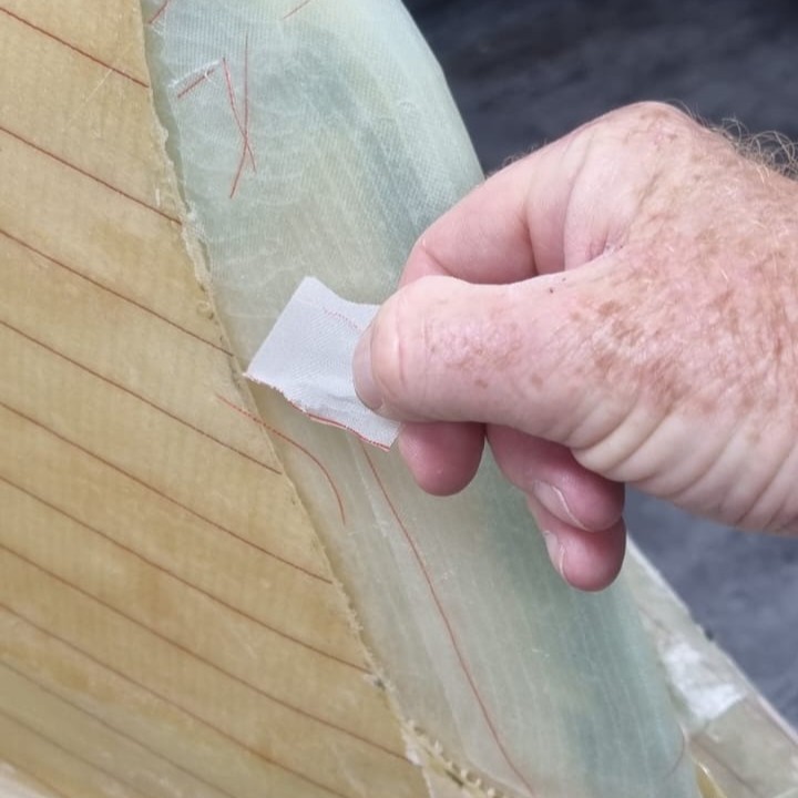 Need a smooth, flawless finish on your composite project? Peel ply is the key! 🔑 

Learn how it works and why it's essential with the link below!
bit.ly/4180URg

#westsystemepoxy #peelply #boatbuilding
