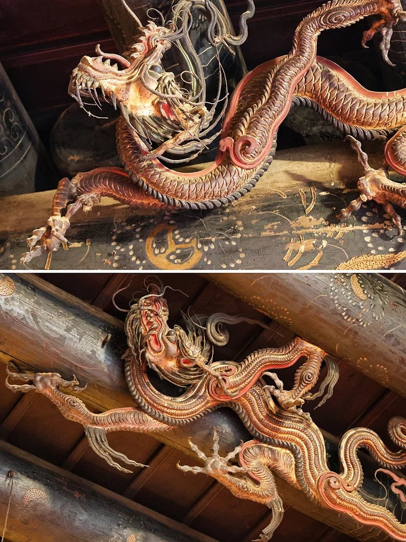 The Golden Coiled Dragons(Loong) in Shanqing Temple, Shanxi Province, was first built during the Wanli period of the Ming Dynasty (1606) and rebuilt during the Kangxi period of the Qing Dynasty(1710)  
山西新绛县护国善庆寺里的盤金龍,始建于明万历时期(1606年),现状为清康熙年重修造型