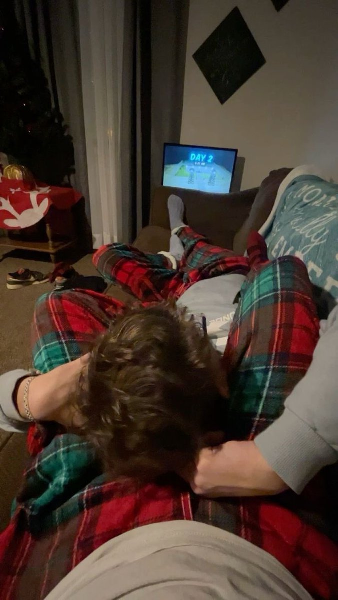 couldbeuslgbt's tweet photo. christmas upon us https://t.co/YOAkYOUuMD