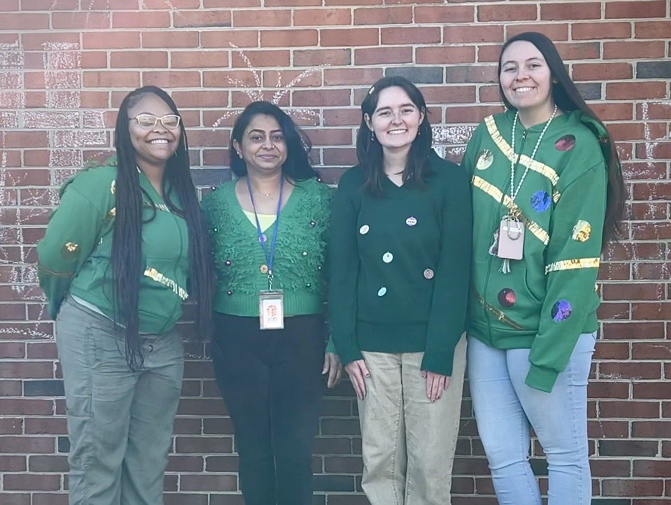 sm_washington08's tweet photo. 12 Days until Winter Break and everyday thereβs some type of activity and/or treat for staff to enjoy! #TeamPics #TheSpringerWay π¦#WinterBreak https://t.co/BajI7cVLki