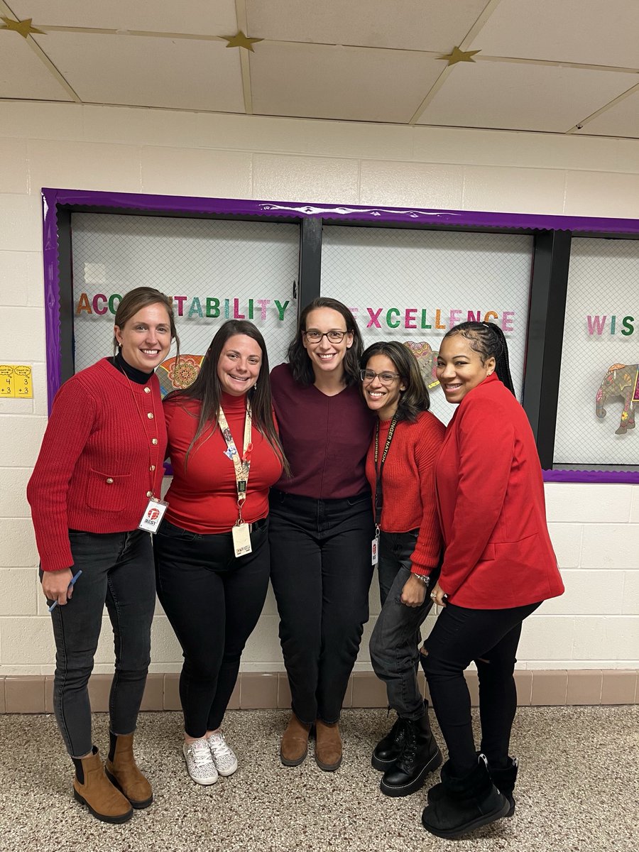 sm_washington08's tweet photo. 12 Days until Winter Break and everyday thereβs some type of activity and/or treat for staff to enjoy! #TeamPics #TheSpringerWay π¦#WinterBreak https://t.co/BajI7cVLki