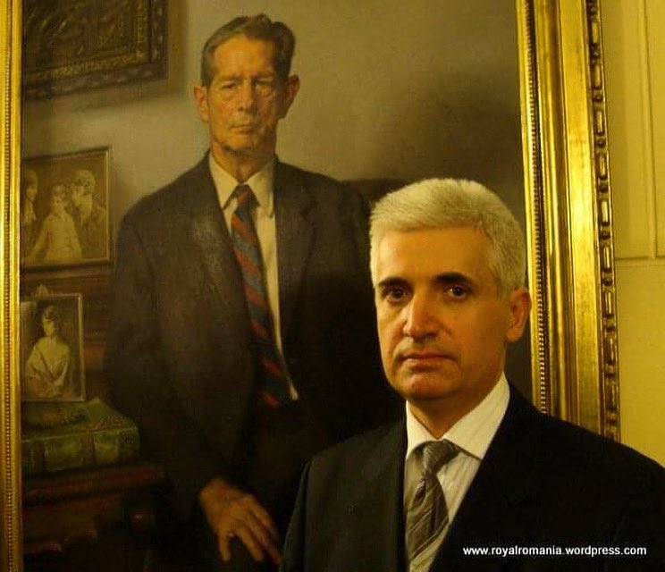 casedeepoca's tweet photo. Today are seven years since the death of Hm King Michael of Romania, a great lider, who saved the country from the catastrophe of the Second World War, whom I had the immense honour of knowing personally. #hmkingmichaelofromania #kingmichael #casedeepoca #valentinmandache https://t.co/a3GOWneHtp